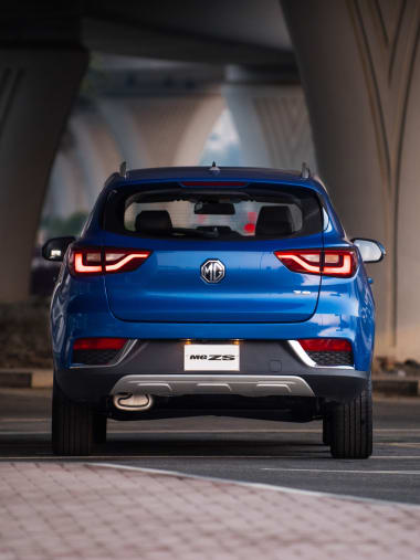 MG ZS Blue Exterior Back Zoom View